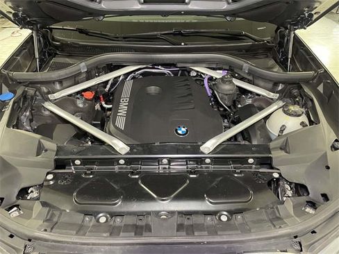 Used 2023 BMW X7 xDrive40i w/ Executive Package image 28