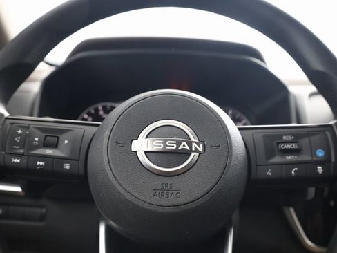 Used 2023 Nissan Rogue SV image 15
