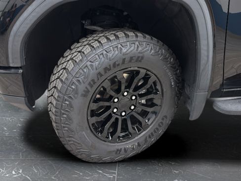 Used 2023 GMC Sierra 1500 AT4 w/ AT4 Premium Package AWD/4WD image 46