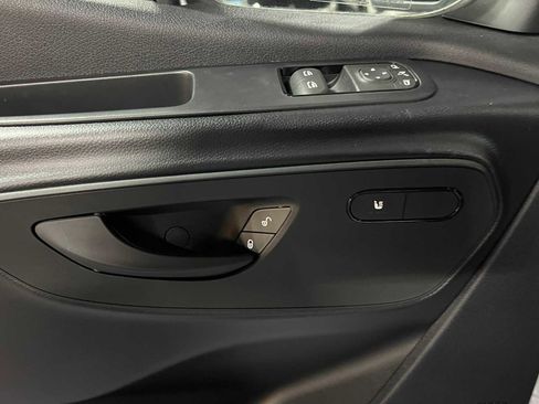 Used 2025 Mercedes-Benz Sprinter 2500 image 19