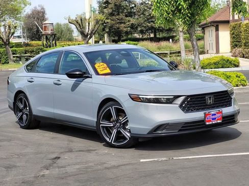 Used 2024 Honda Accord Sport image 2