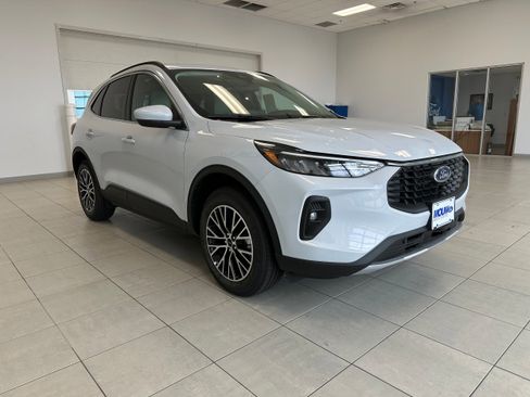 New 2025 Ford Escape SE FWD image 34