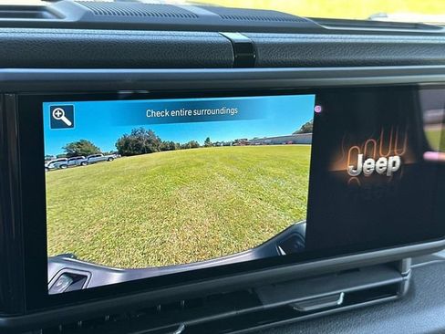 New 2025 Jeep Gladiator Willys image 38