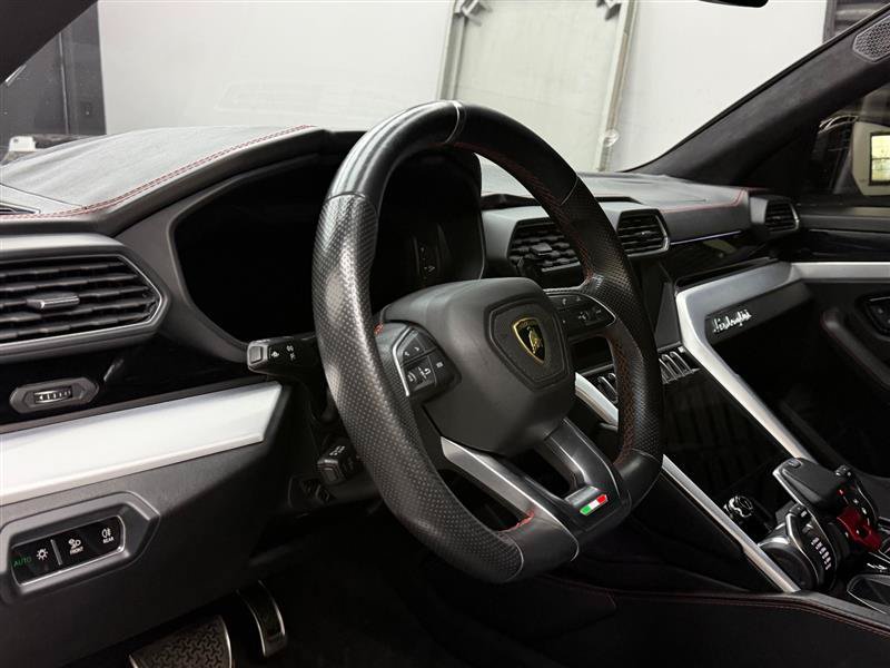 Used 2019 Lamborghini Urus AWD/4WD image 13
