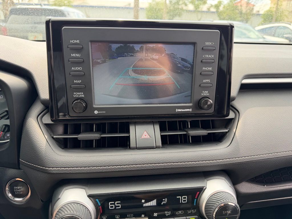 Used 2022 Toyota RAV4 XLE w/ Convenience Package FWD image 31