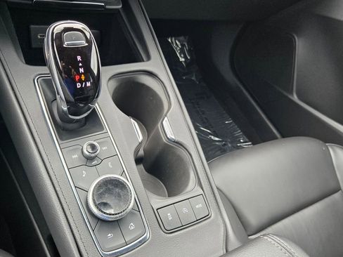 Used 2022 Cadillac XT4 Premium Luxury w/ Enhanced Visibility Package FWD image 19