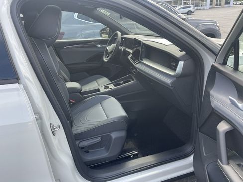 New 2026 Volkswagen Tiguan SE R-Line AWD/4WD image 6