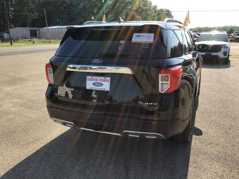 Certified 2023 Ford Explorer XLT w/ Equipment Group 202A image 9