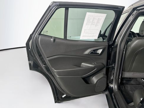Used 2024 Chevrolet Trax RS w/ Sunroof Package FWD image 25