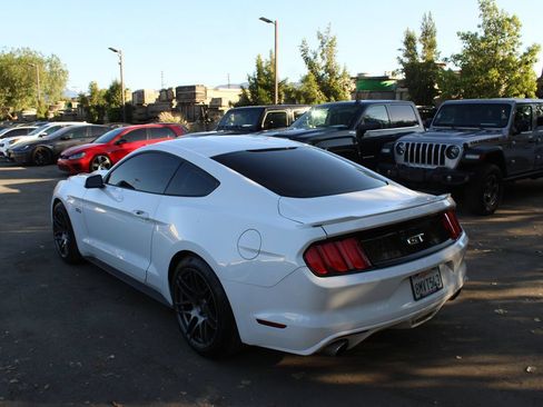 Used 2015 Ford Mustang GT RWD image 5