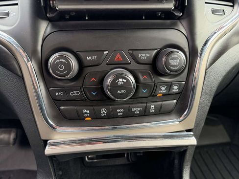 Used 2018 Jeep Grand Cherokee Altitude image 24