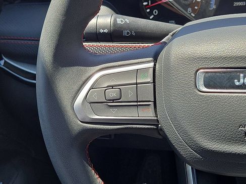 Used 2025 Jeep Compass Trailhawk AWD/4WD image 19