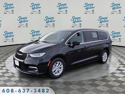 Used 2024 Chrysler Pacifica Touring-L