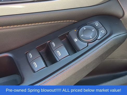 Used 2019 Chevrolet Traverse LT FWD image 22