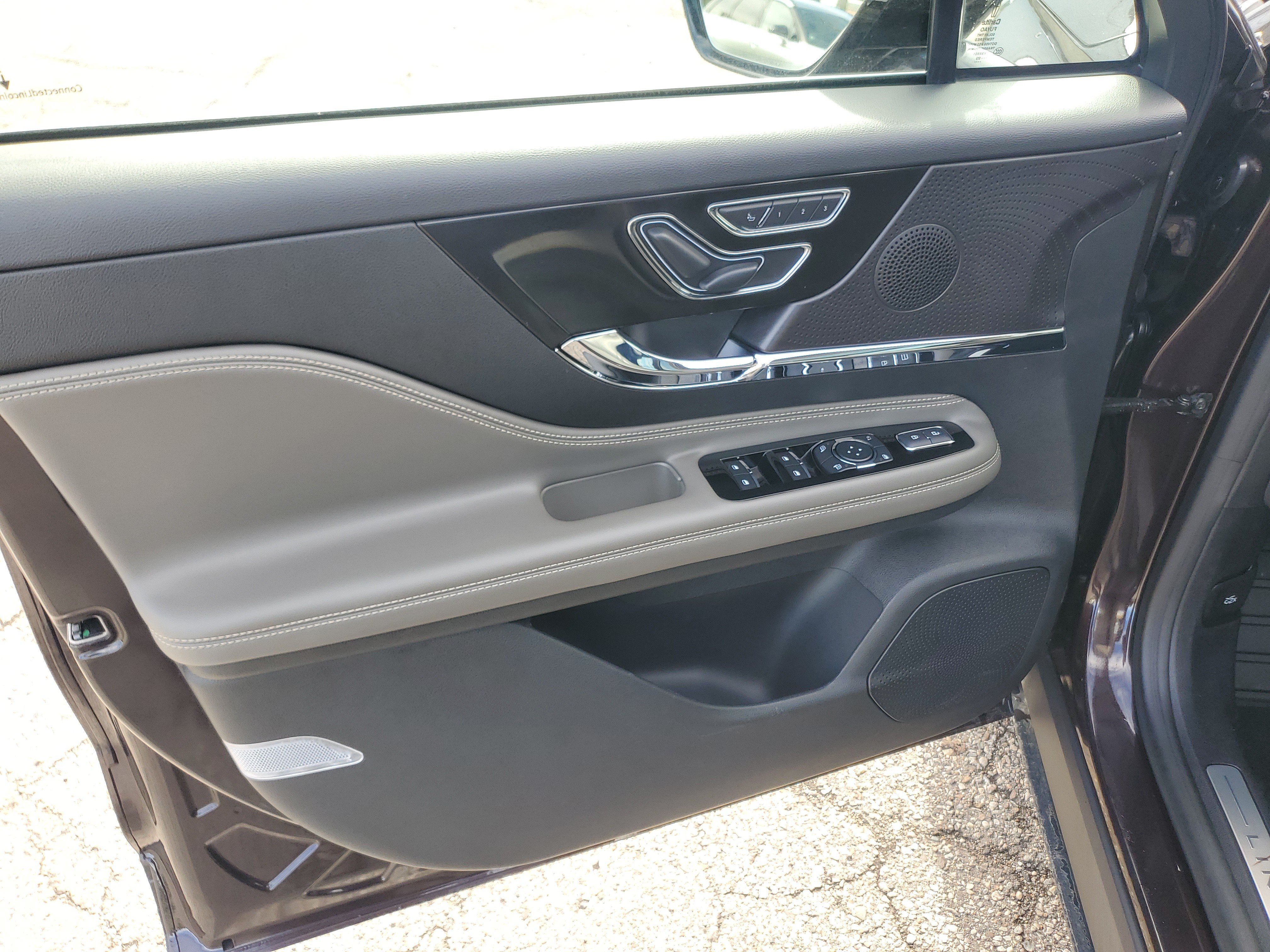 Certified 2023 Lincoln Corsair AWD w/ Equipment Group 101A image 10