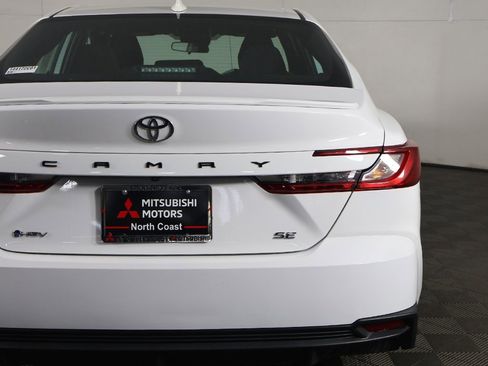 Used 2025 Toyota Camry SE image 14