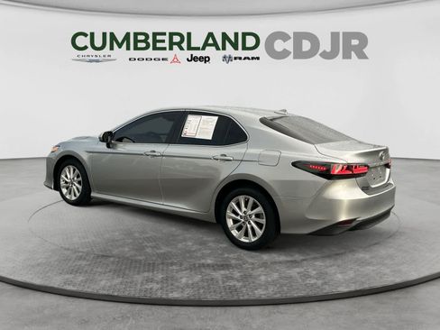 Used 2023 Toyota Camry LE FWD image 4
