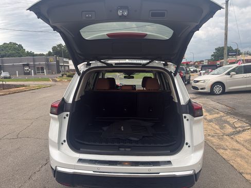 Used 2025 Nissan Rogue Platinum FWD image 5