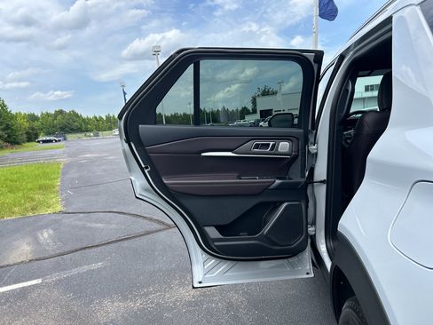 New 2026 Ford Explorer Platinum RWD image 22
