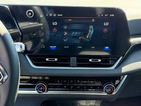 New 2026 Chevrolet Equinox LT w/ Convenience Package II AWD/4WD image 30