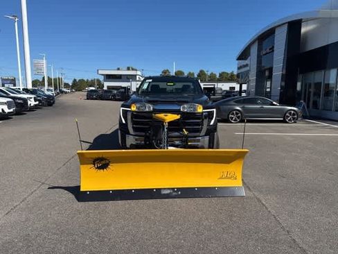 New 2025 GMC Sierra 3500 SLE w/ SLE Convenience Package image 2