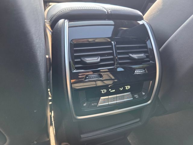 Used 2025 BMW X5 xDrive50e AWD/4WD image 16