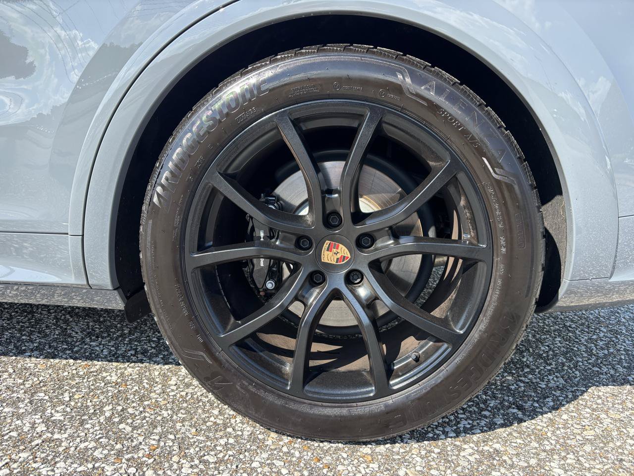 Used 2025 Porsche Cayenne GTS AWD/4WD image 33