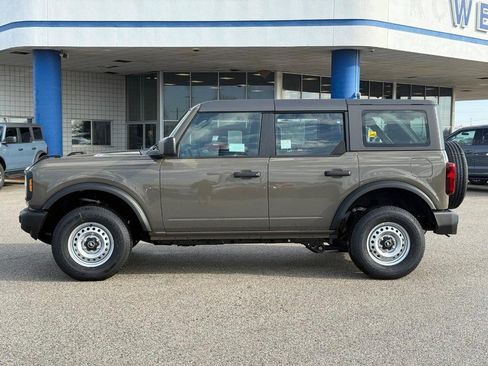 New 2026 Ford Bronco 4-Door image 2