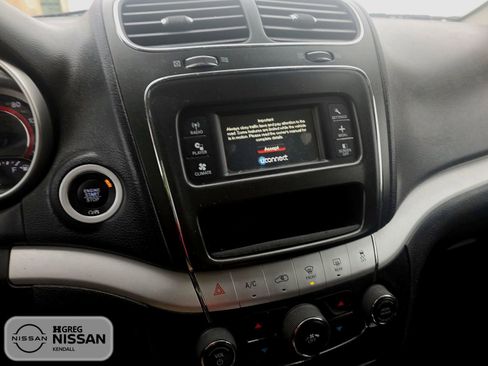 Used 2017 Dodge Journey SE image 13