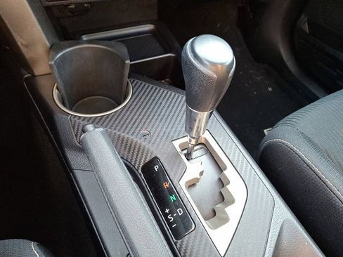 Used 2013 Toyota RAV4 XLE image 21