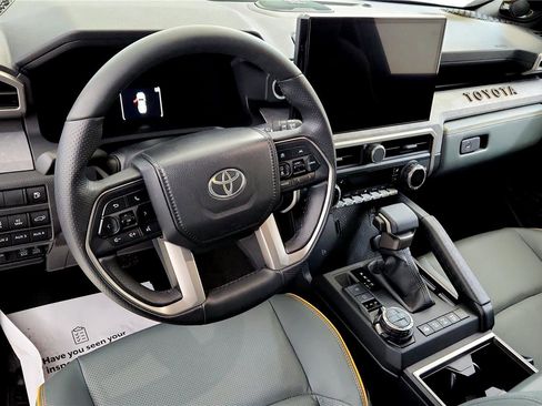 Used 2025 Toyota 4Runner Trailhunter image 24