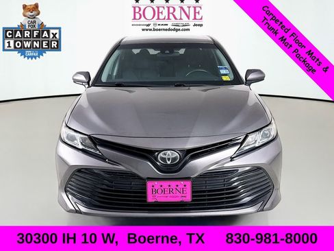 Used 2018 Toyota Camry LE image 2