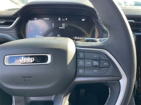 New 2024 Jeep Grand Cherokee L Limited w/ Luxury Tech Group II image 11