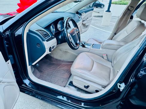 Used 2012 Chrysler 300 Limited image 28