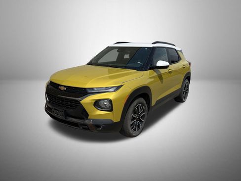 Used 2023 Chevrolet TrailBlazer ACTIV w/ Sun and Liftgate Package FWD image 1