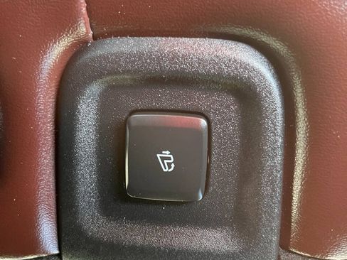 Used 2020 Ford Explorer Platinum w/ Premium Technology Package AWD/4WD image 22