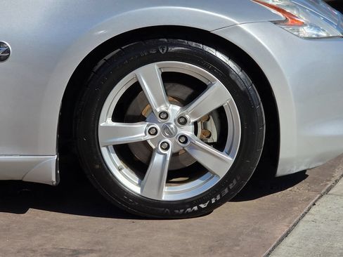 Used 2012 Nissan 370Z Touring RWD image 13