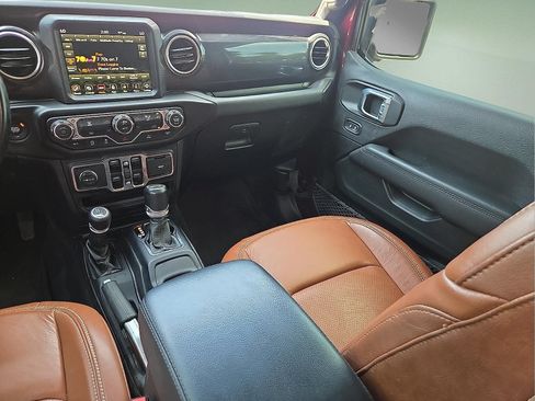 Used 2021 Jeep Wrangler Unlimited Sahara AWD/4WD image 12