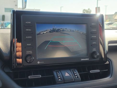 Used 2020 Toyota RAV4 XLE Premium image 26