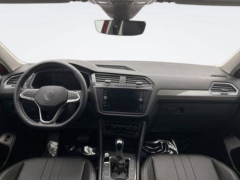 Used 2022 Volkswagen Tiguan SE image 14