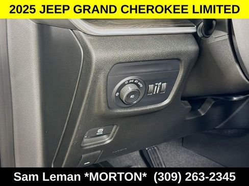 New 2025 Jeep Grand Cherokee Limited w/ Trailer Tow Package image 10