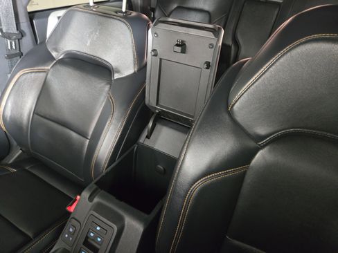 Used 2021 Ford Bronco Badlands image 28