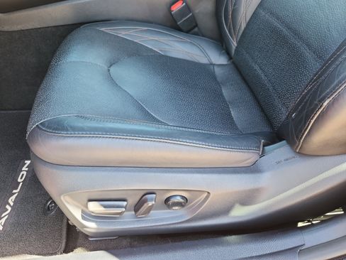 Used 2021 Toyota Avalon Limited w/ Advanced Safety Package FWD image 10