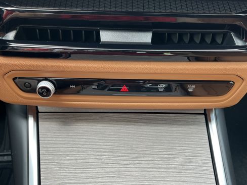 New 2025 BMW 330i Sedan w/ Premium Package image 6