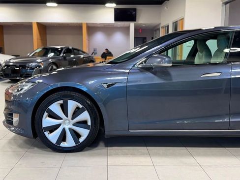 Used 2020 Tesla Model S Long Range Plus image 8