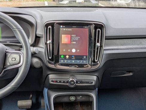 Used 2022 Volvo C40 P8 Recharge Ultimate image 16