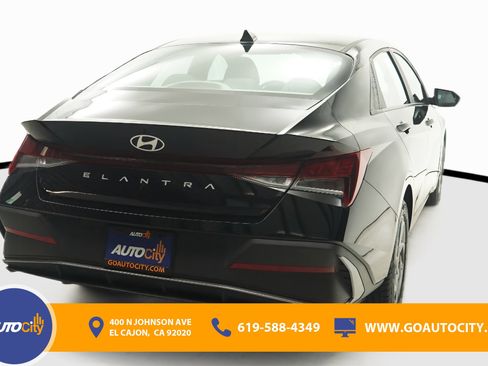 Used 2024 Hyundai Elantra SEL FWD image 10