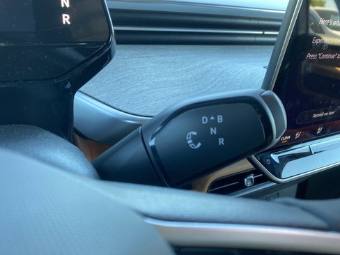 New 2025 Volkswagen ID. Buzz Pro S image 18