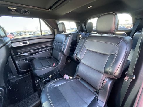 Used 2020 Ford Explorer Limited image 23