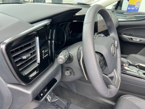 Used 2024 Lexus NX 250 FWD w/ Towing Package (2000 Lbs) image 31